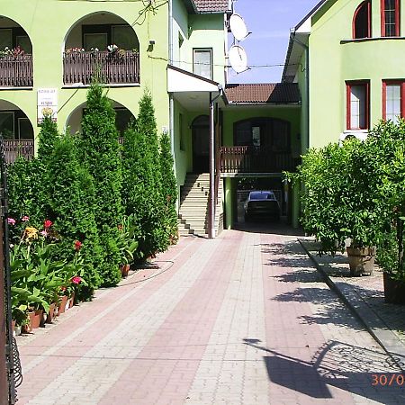 Hotel Alfa Irlyava Zewnętrze zdjęcie